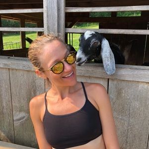 Meet your Posher, Lauren